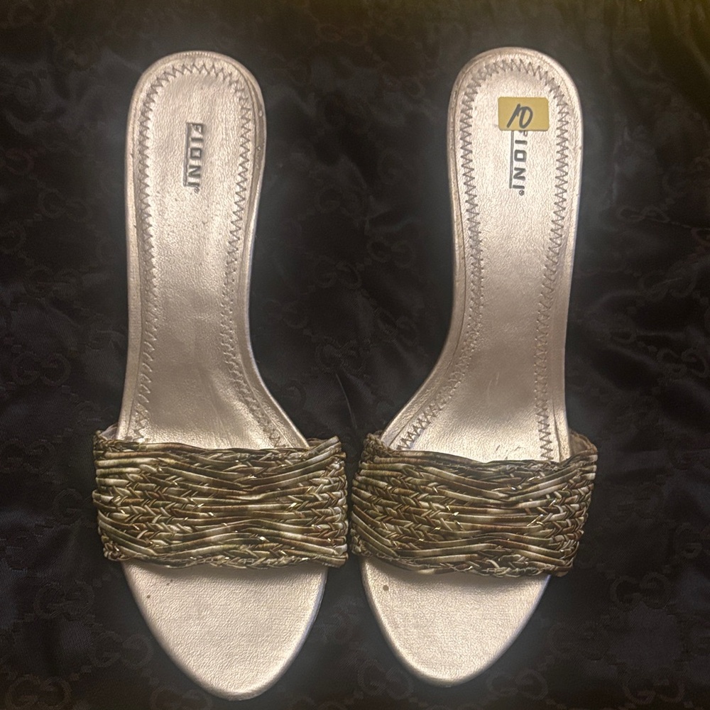 FIONI SHOES Braided Slide Mules in Metallic Gold & Green